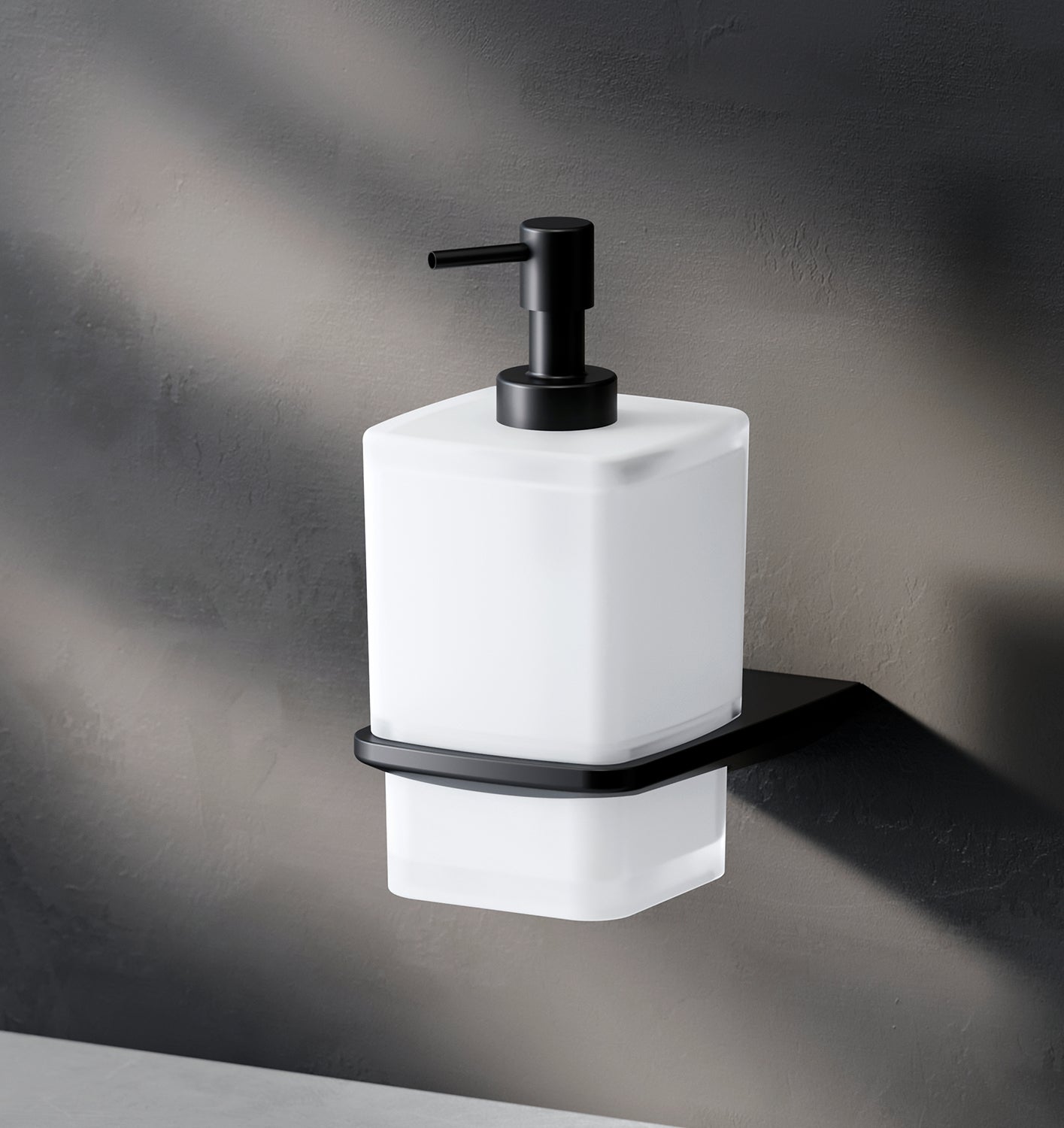 AIB36922 Inspire V2.0 Distributeur de savon liquide en verre avec support mural, noir